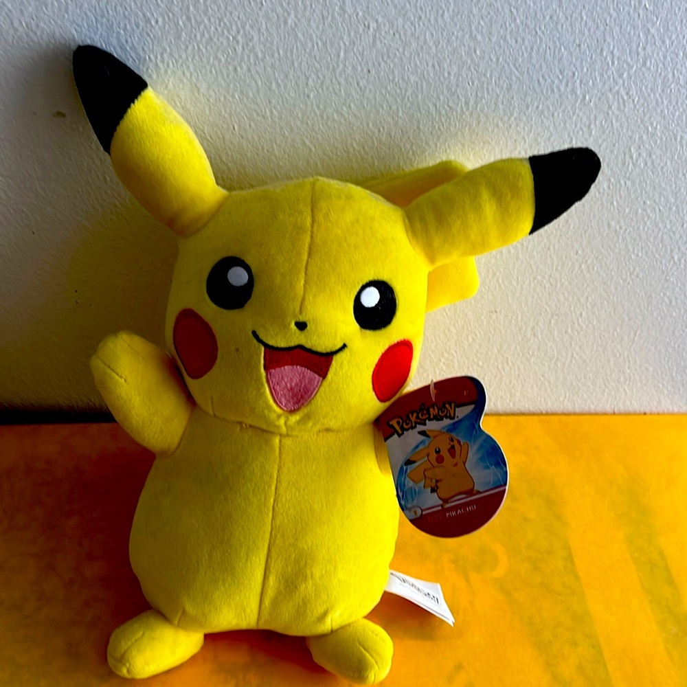 PIKACHU! NWT!